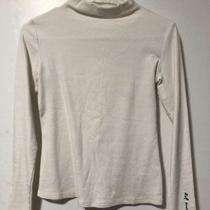 White fleece turtleneck long sleeve t-shirt